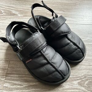 Reebok Black Quilted Sneakers